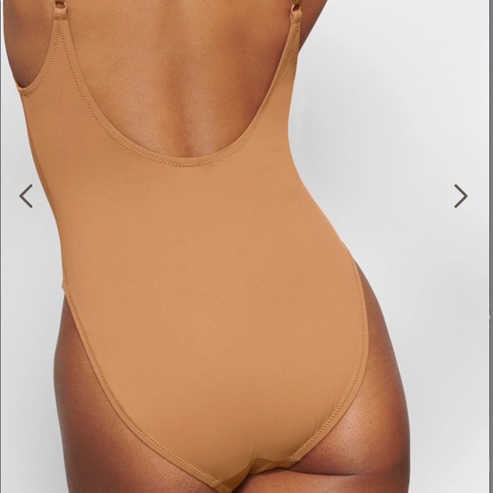SKIMS SWIMSUIT - Picture 5 of 6